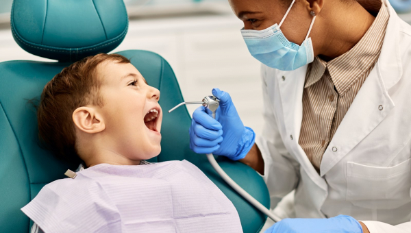 houston dentist treating a pediatric patient
