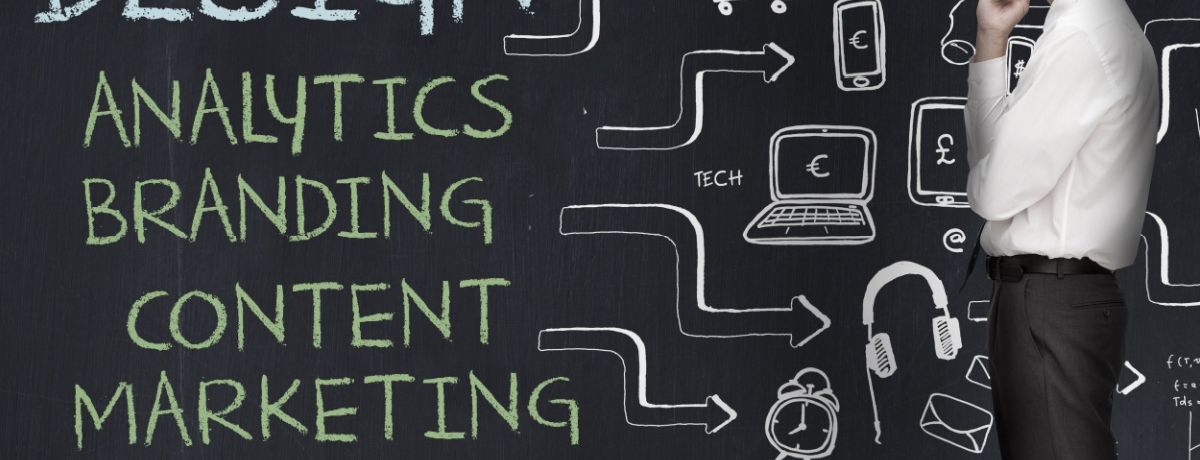 Professional developer brainstorms a client’s custom Houston web design.