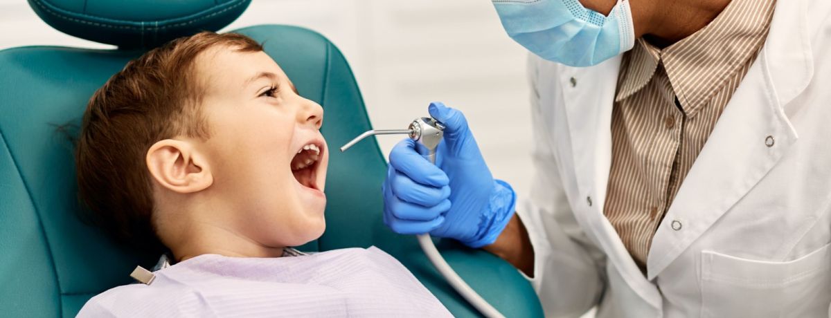 houston dentist treating a pediatric patient